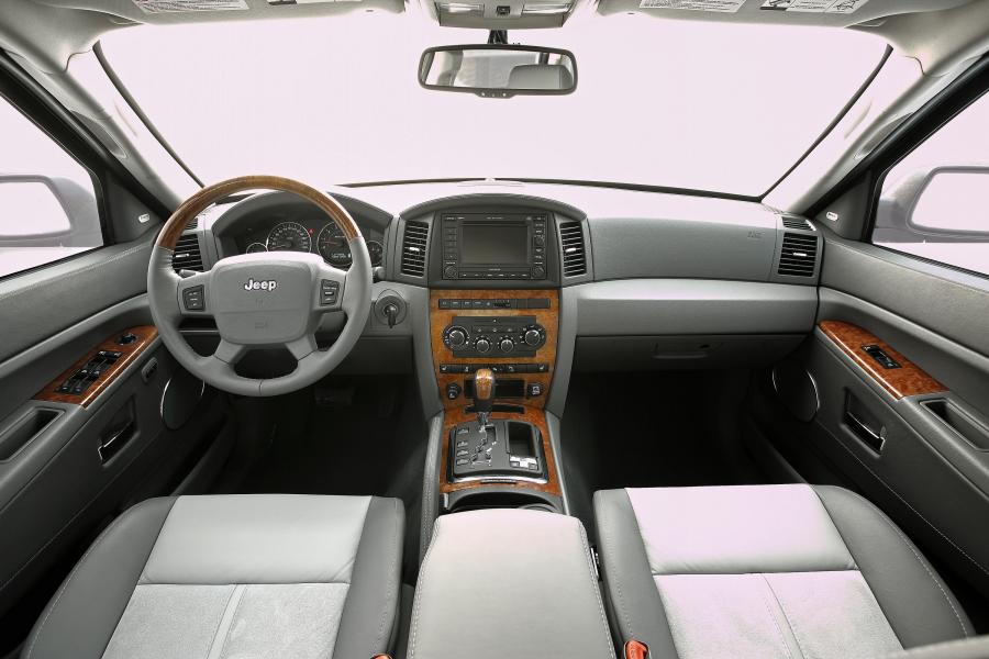  Jeep Grand Cherokee 2005 года  (фото 11 из 133)